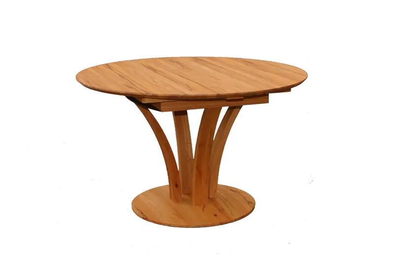 Tisch LUV aus Massivholz